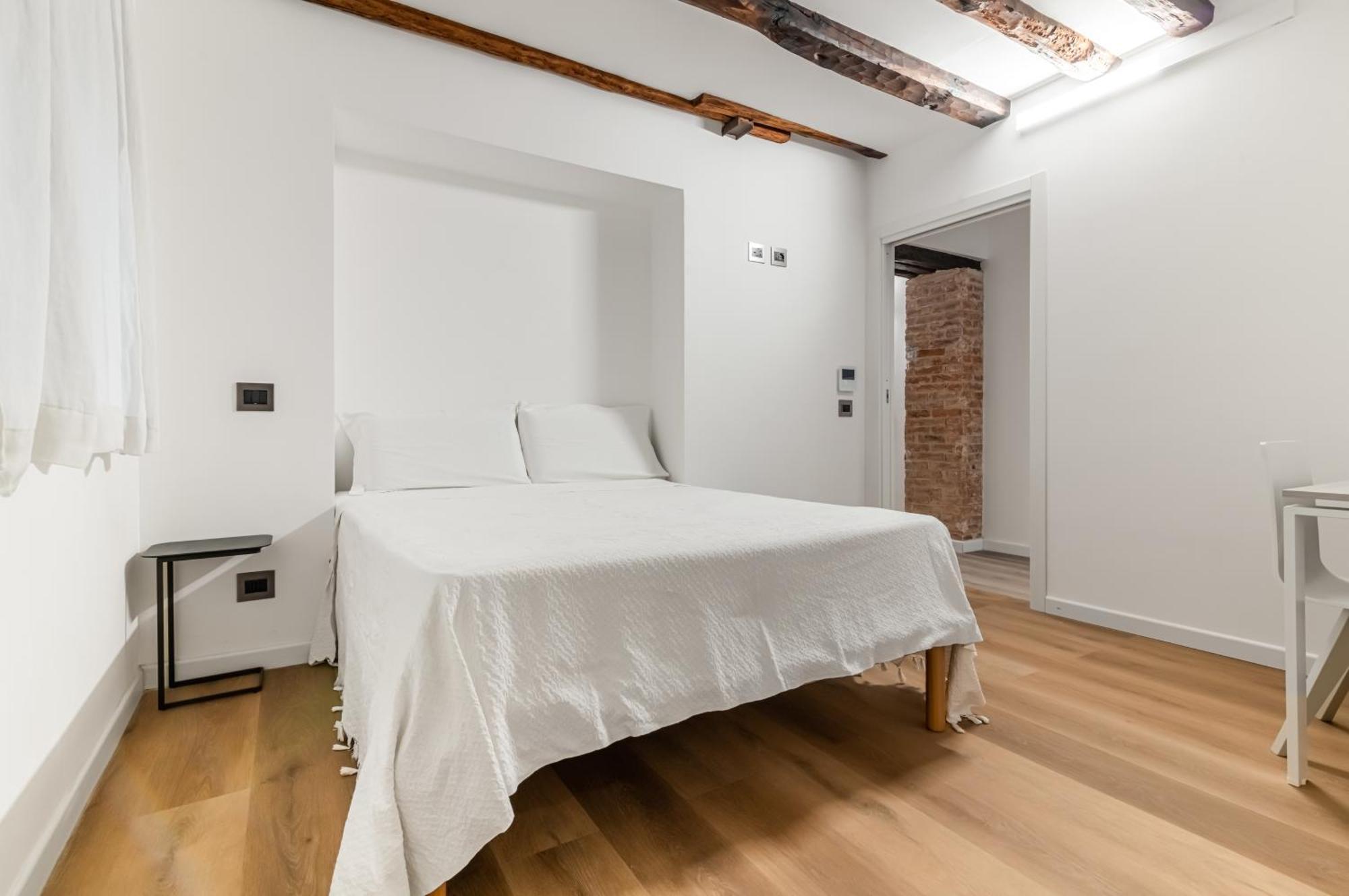 Piazza Indipendenza Loft & Rooms ปาแลร์โม ภายนอก รูปภาพ