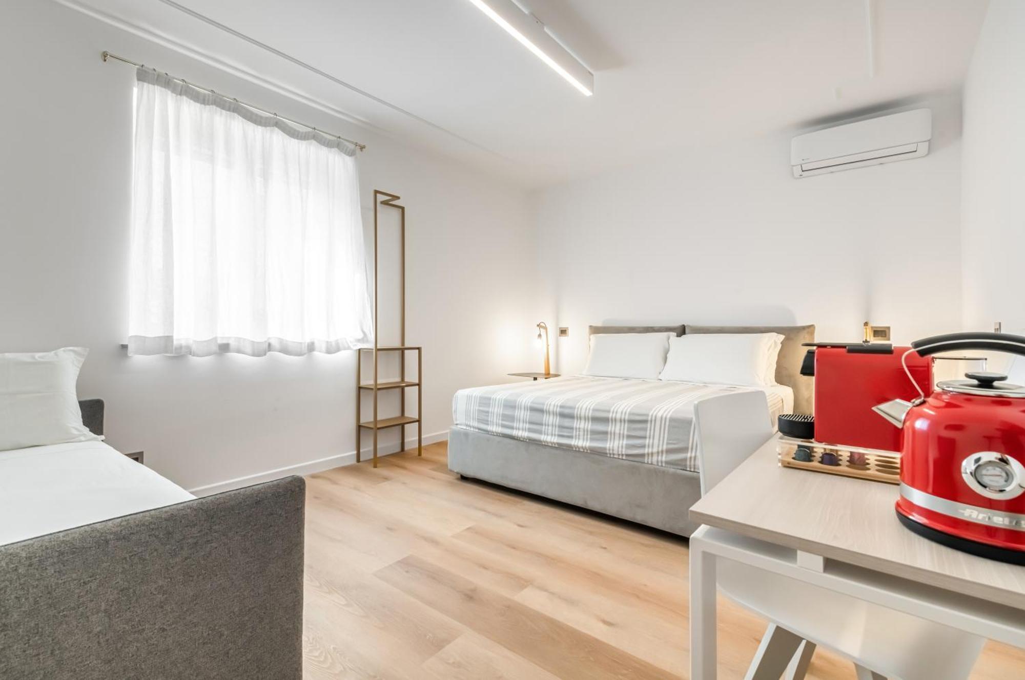 Piazza Indipendenza Loft & Rooms ปาแลร์โม ภายนอก รูปภาพ