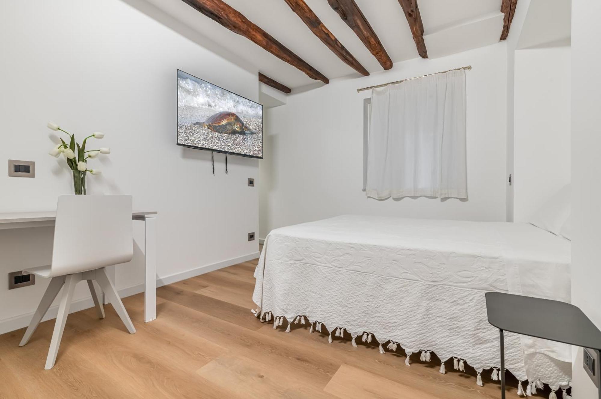 Piazza Indipendenza Loft & Rooms ปาแลร์โม ภายนอก รูปภาพ