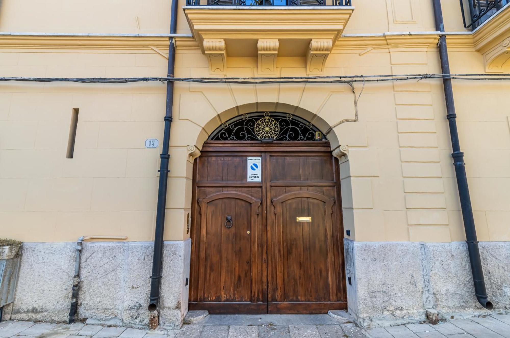 Piazza Indipendenza Loft & Rooms ปาแลร์โม ภายนอก รูปภาพ