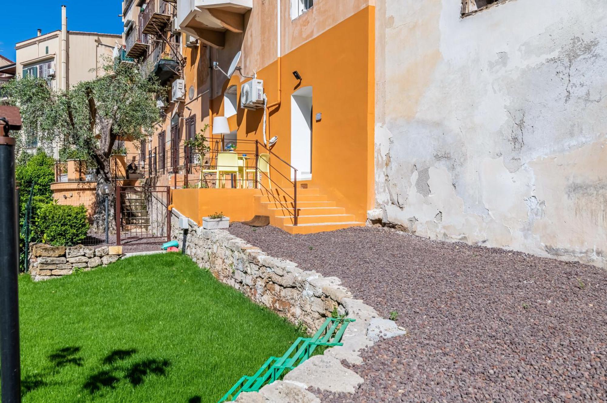 Piazza Indipendenza Loft & Rooms ปาแลร์โม ภายนอก รูปภาพ